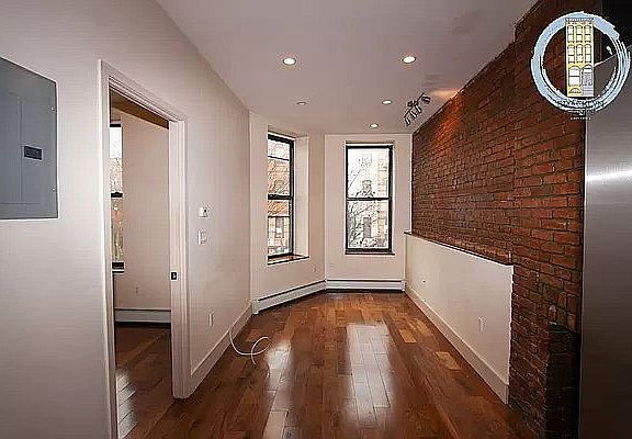 3rd image of 382 Kosciuszko St #2F