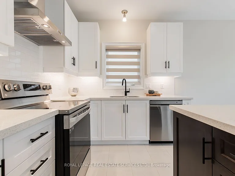 42 Beachwalk Cres — Photo 15