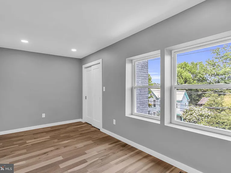 1505 W St SE #1 — Photo 10