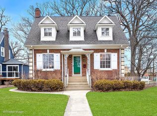 300 Maplewood Rd, Riverside, IL 60546