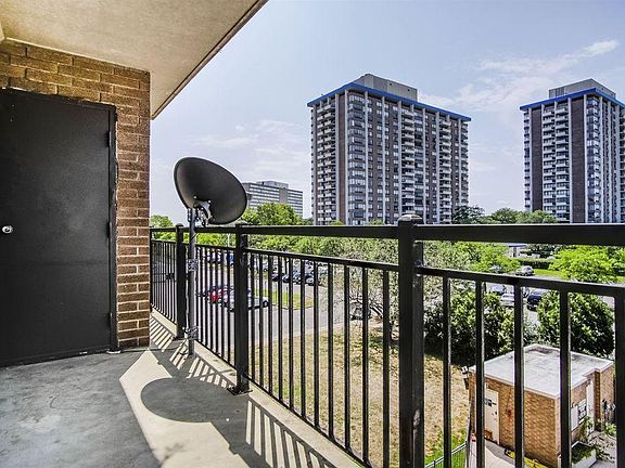 3rd image of 16400 N Park Dr APT 400