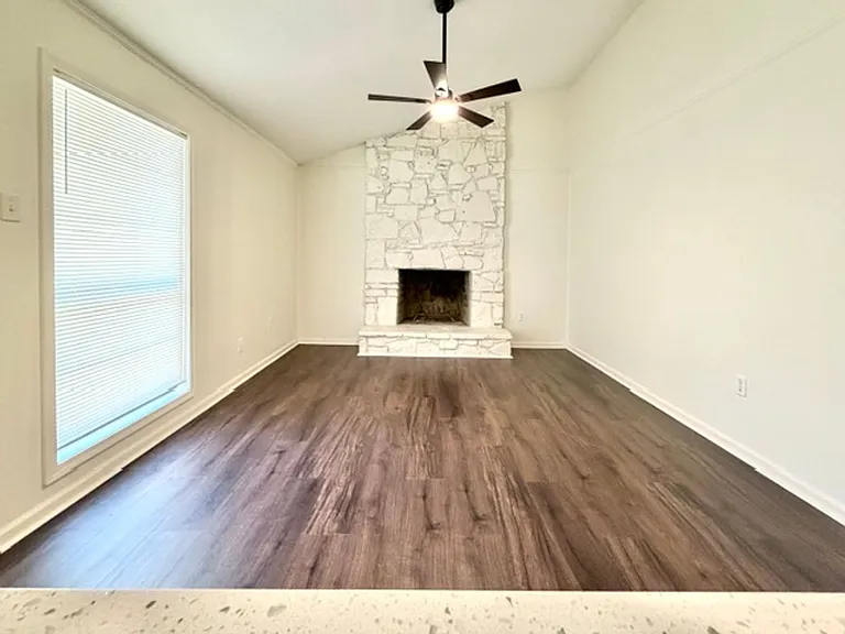 5673 Longacre Ave — Photo 6