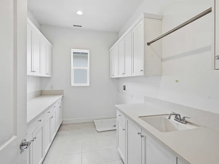 20568 Edgewood Ct — Photo 21