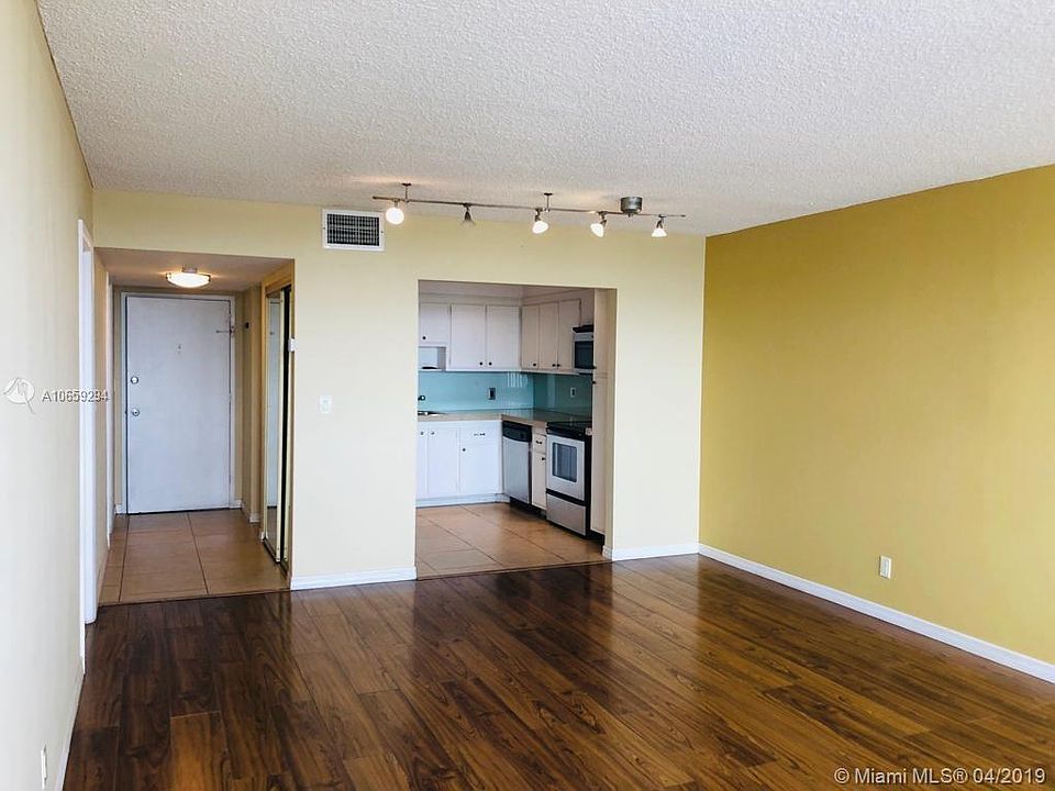 1st image of 2025 NE 164th St APT 960