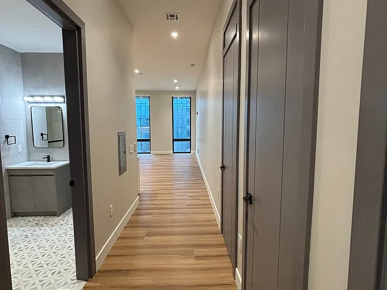 303 Washington St #6C — Photo 3