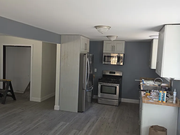 132 W Stafford Rd — Photo 1