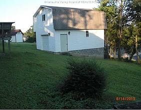 2nd image of 424 Lynnhaven Dr