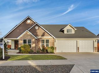 216 Iowa St, Silverton, OR 97381