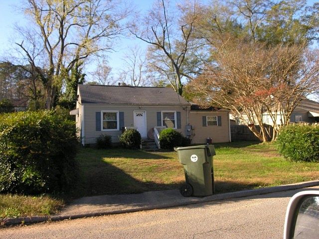 1st image of 736 Henderson Dr