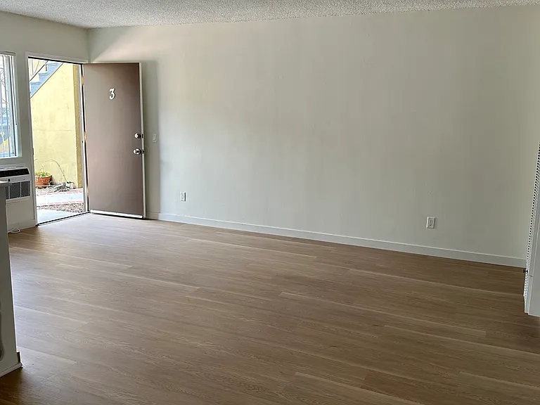 8126 Owensmouth Ave #8 — Photo 1
