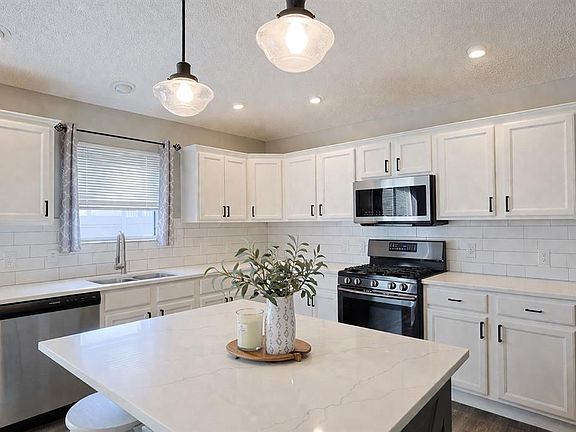 2nd image of 1451 Rosedale Way
