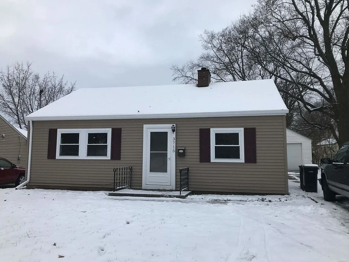 3715 Fellows St photo 1