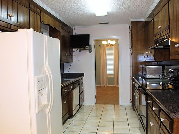 2nd image of 2310 Glynn Cir