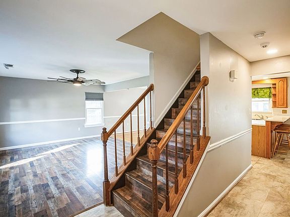3rd image of 21423 Lee Dr