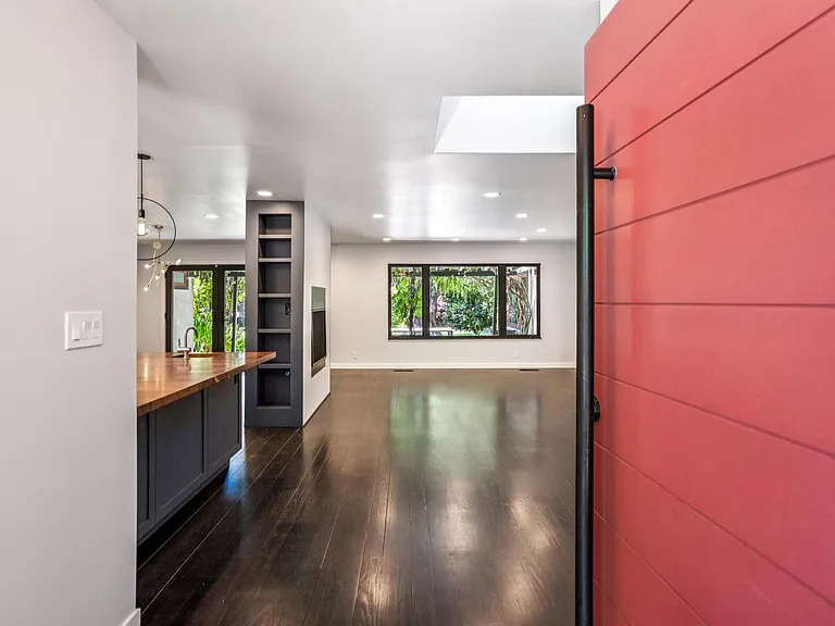 175 E Creek Dr — Photo 3