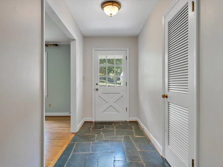 1814 Pelham Dr — Photo 4