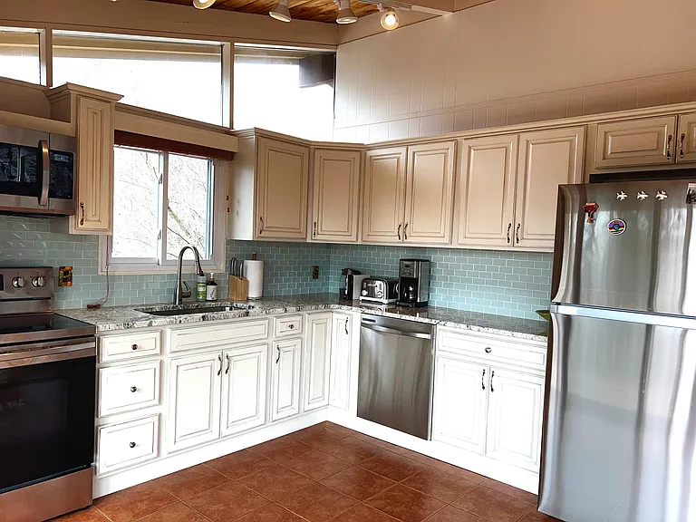 74 Roosevelt Rd — Photo 12