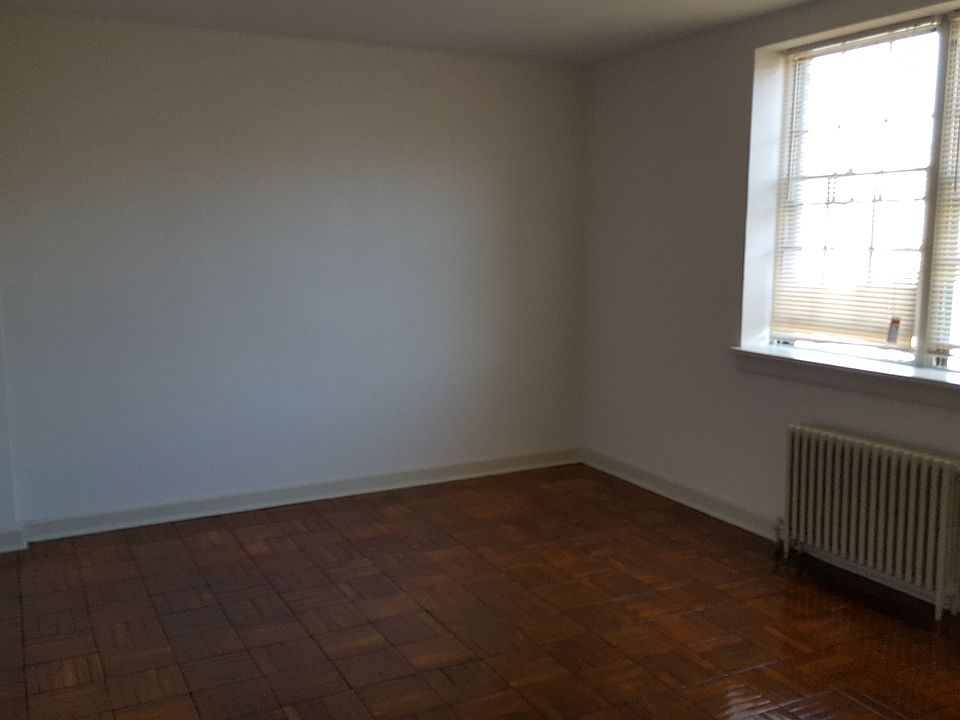 2nd image of 4012 Garrett Rd #7