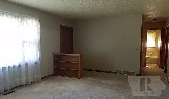 2nd image of 410 Kennedy Dr