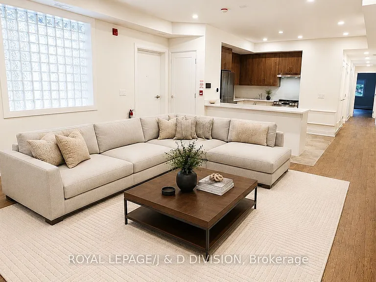 2579 Yonge St #202 — Photo 6