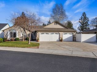 4218 SW Tommy Armour Ln, Redmond, OR 97756