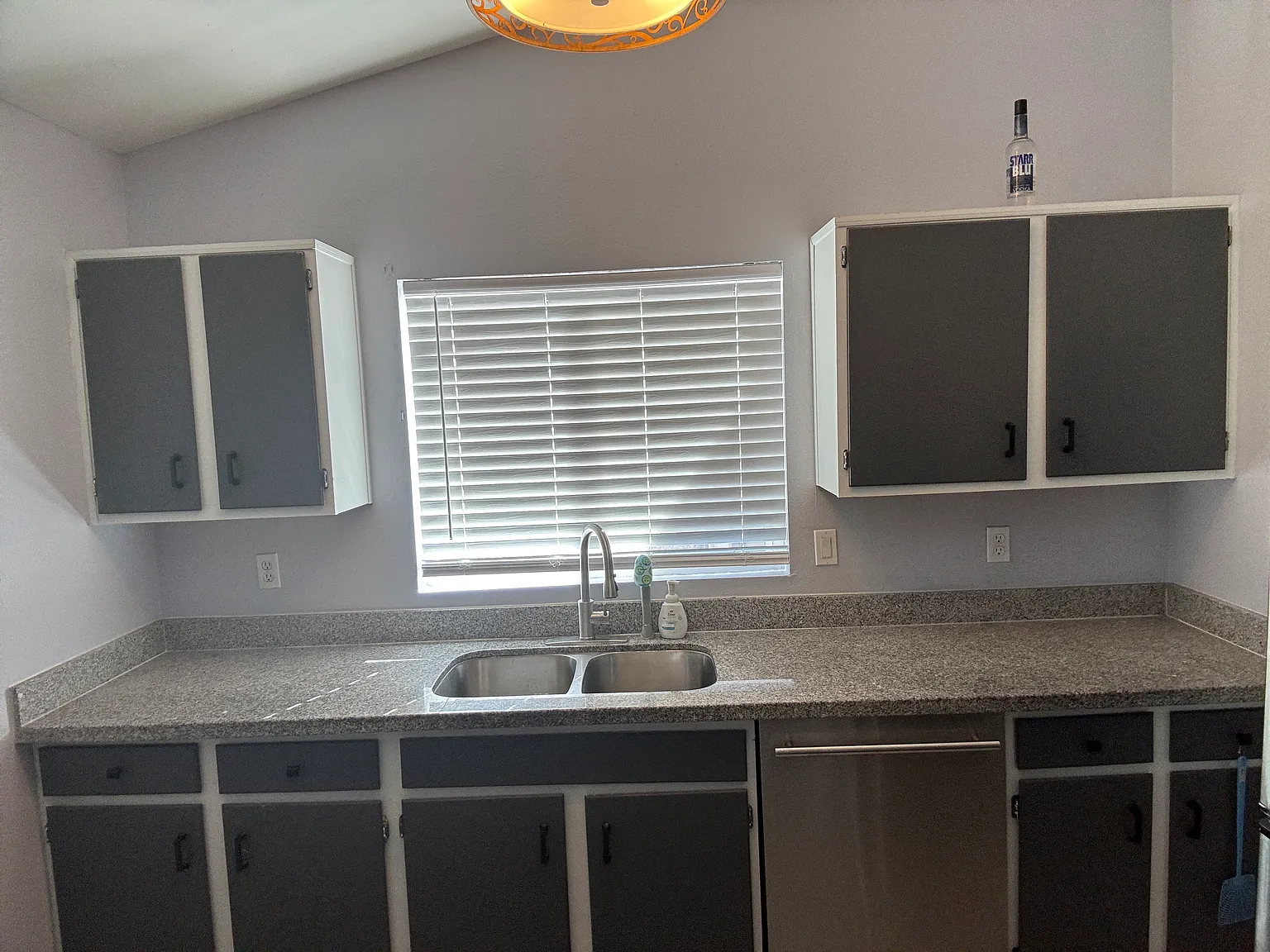 3 bed, 1250 sqft, $2,150 — Photo 4