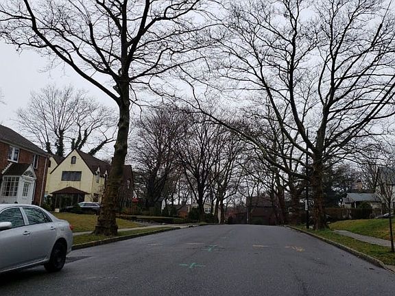 5th image of 10 Grace Ct W #A-k