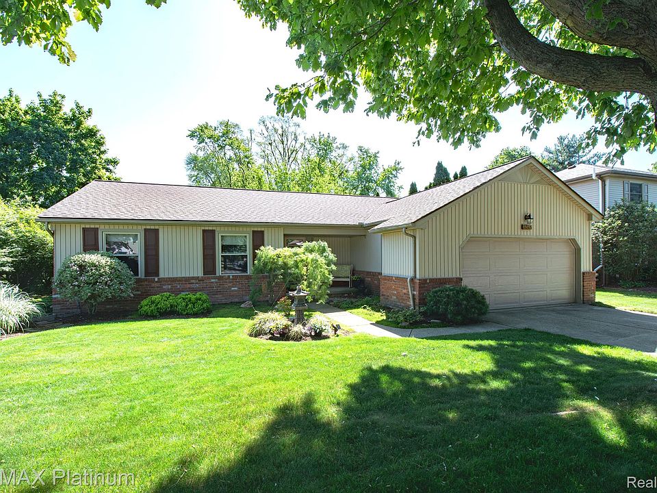 1st image of 19050 Canterbury Dr