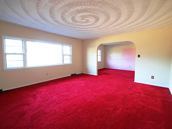 2nd image of 709 Hawkins Ln