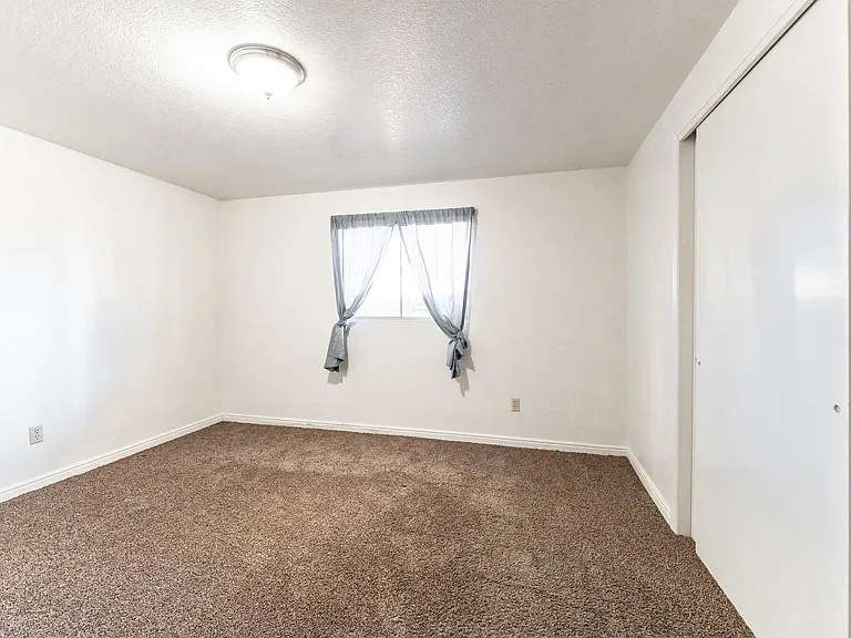 180 E 100 N #2 — Photo 11