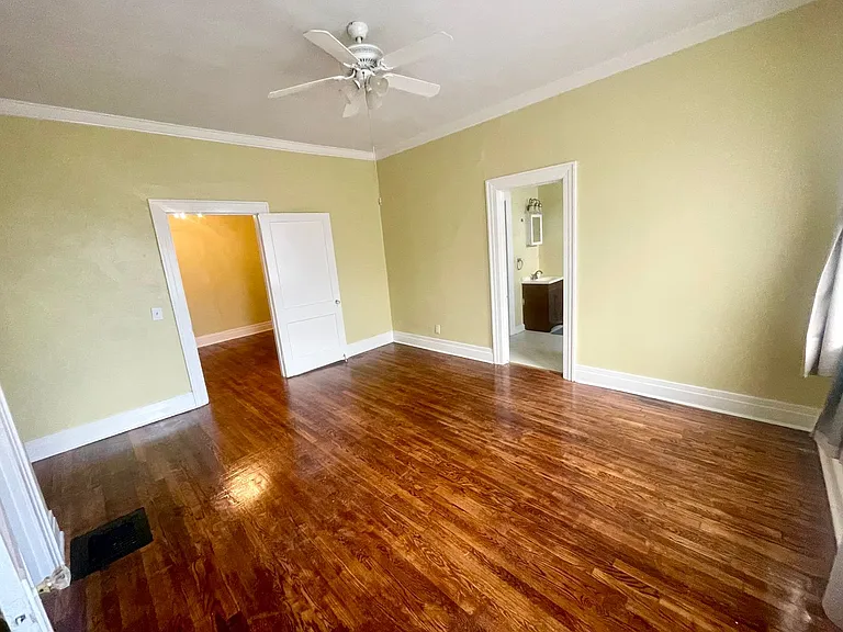 828 Jefferson St — Photo 9