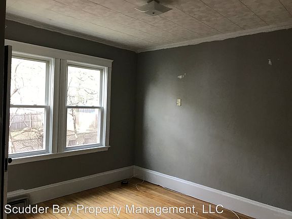 4th image of 99 Laurel Ave #3
