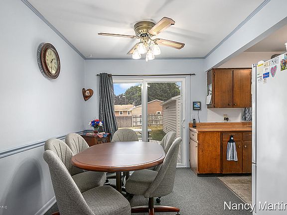 5th image of 2463 Oakview Dr SW