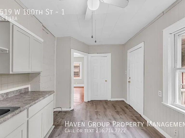 3519 W 100th St #1 — Photo 12