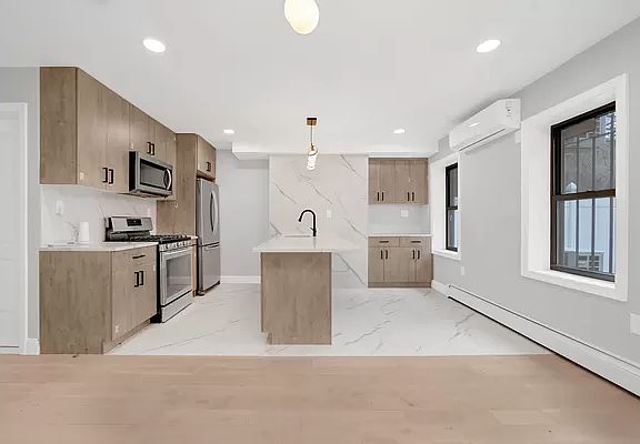 3rd image of 987 Herkimer St #A