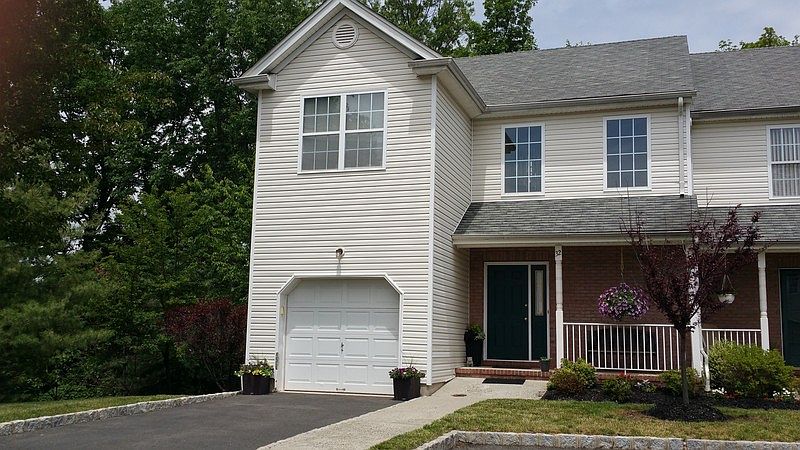 1st image of 32 E Burgess Dr