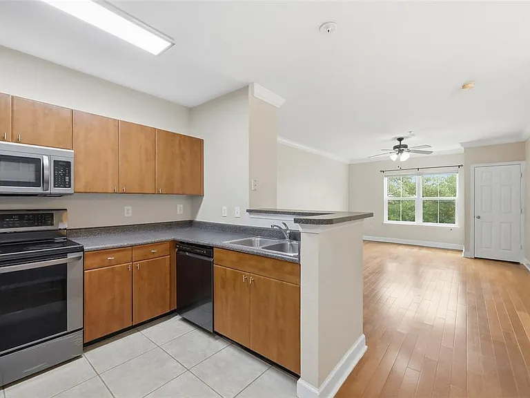 204 E South St #4053 — Photo 9