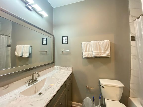 5th image of 1214 W 6th St #10