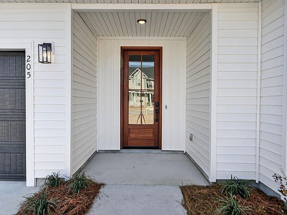 4th image of 205 Garbon Dr