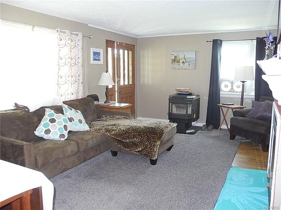 3rd image of 508 Montrose Ave