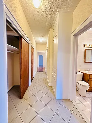 Rented by Zikos Realty Services | media 12