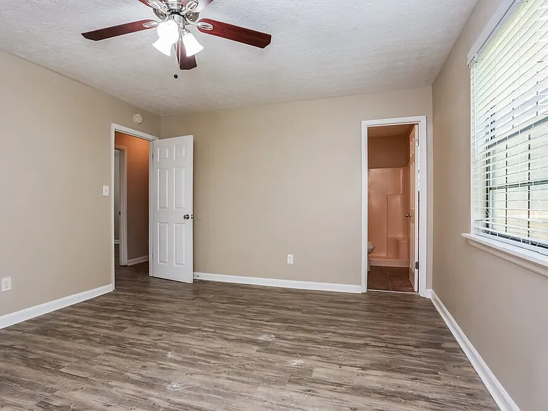 900 Turtle Bend Ln — Photo 13