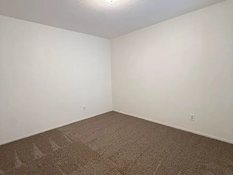 14500 Las Palmas Dr #32 — Photo 12