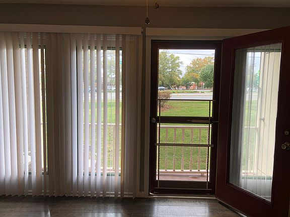 2nd image of 6115 Meadow Rose Ln