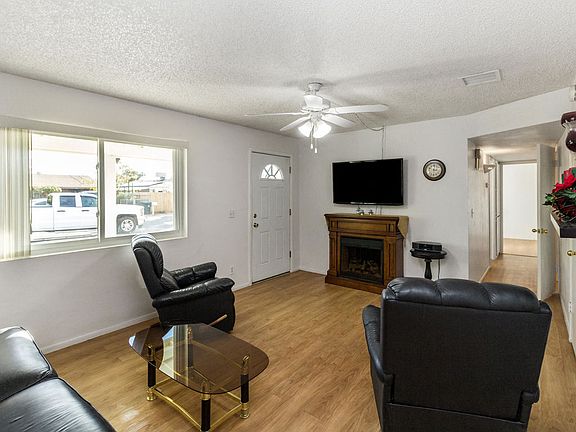3rd image of 1020 N Campbell Dr