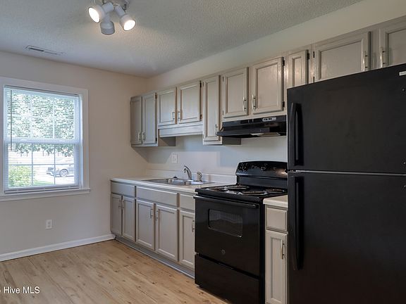 4th image of 2314 Indian Dr APT C2