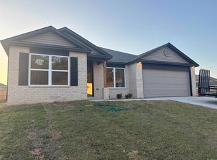 1303 Meadows Dr, Benton, AR 72019