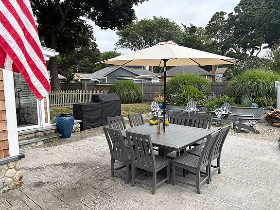 Stamped Patio, Grill, Furn.