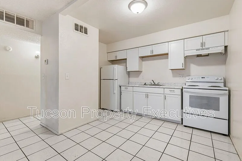1 bed, 1.0 bath, 600 sqft, $750 — Photo 2