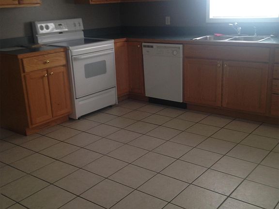 3rd image of 502B Idlewild Dr